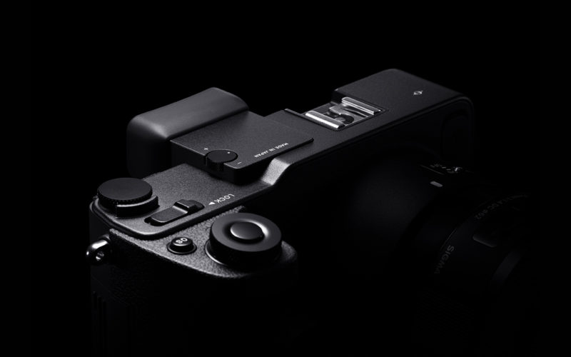 SIGMA sd Quattro H Kamera Spiegellose Systemkamera Vorderansicht Produktabbildung 02 1280x800px