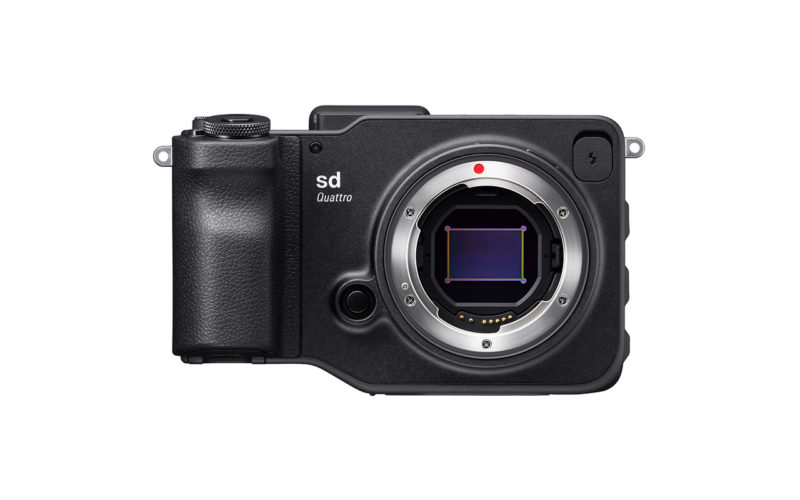 SIGMA sd Quattro Kamera Spiegellose Systemkamera Vorderansicht Produktbild 1280x800px